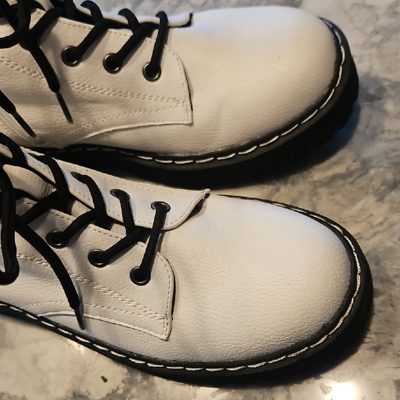 Never Worn Sincerely Jules White Combat Boots - Picture 6 of 10